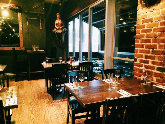 Lucille's Oyster Dive